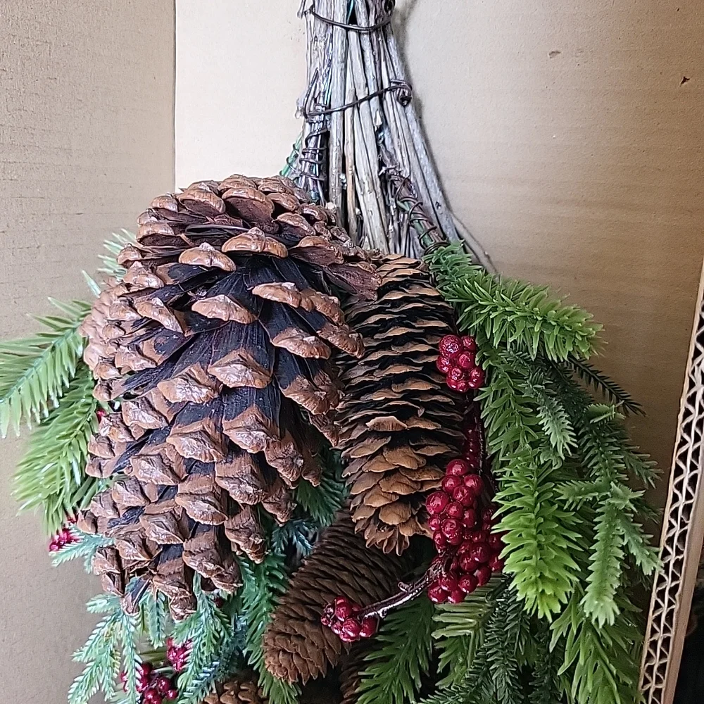 Boston Warehouse Trading Company Festive Pinecone and Berry Holiday Swag - New